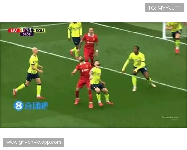 利物浦禁区低平球传中，努涅斯门前点射命中